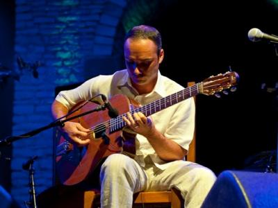 Les Nuits de la guitare fin Juillet et Porto latino début Aout.